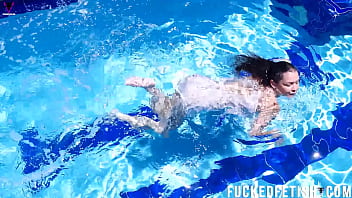 Pool yessica bunny dress wetlook