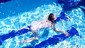 Pool yessica bunny dress wetlook