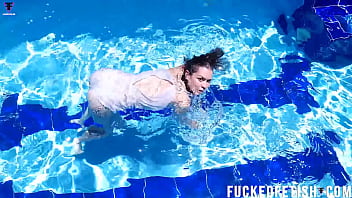 Pool yessica bunny dress wetlook