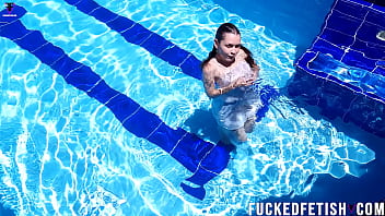 Pool yessica bunny dress wetlook