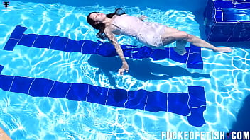 Pool yessica bunny dress wetlook