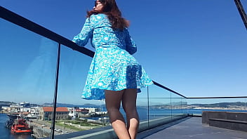 Look at the milf's skirt did you see the pussy Look at the milf's skirt did you see the pussy