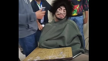 Chiquito calenturiento se prende con un toque