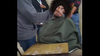 Chiquito calenturiento se prende con un toque