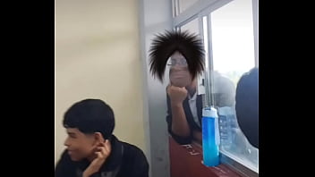 Chiquito calenturiento se prende con un toque