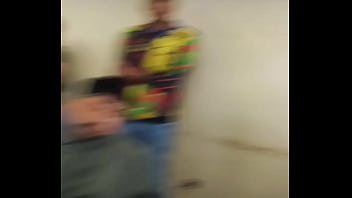 Chiquito calenturiento se prende con un toque