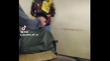 Chiquito calenturiento se prende con un toque