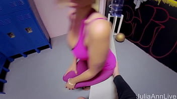 Blonde milf julia ann sucking a hard dick so deep