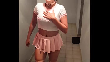 Ne vous cachez pas dans les couloirs professeur venez plutôt m'aider pour mon