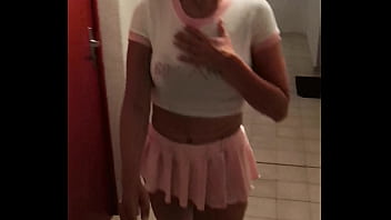 Ne vous cachez pas dans les couloirs professeur venez plutôt m'aider pour mon