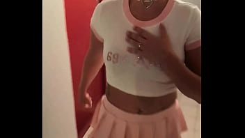 Ne vous cachez pas dans les couloirs professeur venez plutôt m'aider pour mon