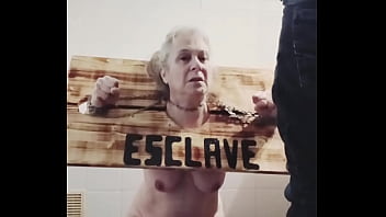 2025 10 31 Esclave F En Carcan Uro Et Masturbation thumbnail