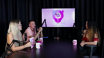 Começou pra deixar de ser clt não faz hard é hétero mas grava com mulheres e é acompanhante charllottye sheer red