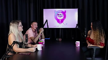 Começou pra deixar de ser clt não faz hard é hétero mas grava com mulheres e é acompanhante charllottye sheer red