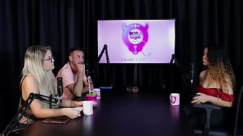 Começou pra deixar de ser clt não faz hard é hétero mas grava com mulheres e é acompanhante charllottye sheer red