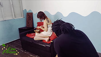 Bbc me ajudou a testar os brinquedos novos e comeu o meu cuzinho