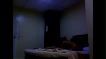 Nagkainlovean dahil sa iyot