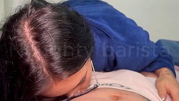 Putinha com frio pra dar a buceta botei pra fazer chupeta