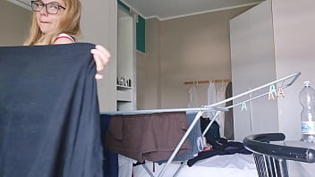 Loira Safada Arruma A Roupa De Janela Aberta E O Vizinho De Fora Viram Ela Peladinha thumbnail