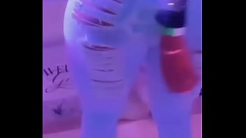 Gwendoline une pute de luxe se déhanche pour vous