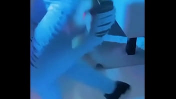 Gwendoline une pute de luxe se déhanche pour vous