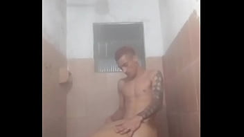 Gordinha casada safada dando banho no marido bem gostoso