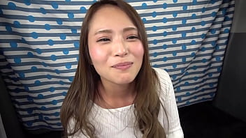 「私マイクの持ち方変じゃないですか?」「じゃあ僕のマイク握ってみます?」→酒が入ってたからかエロいジャブが効いてきてだんだんヤレる雰囲気に!→乳首まだ触ってないのにビクッてなるのが可愛い!チ○ポ挿れたらどうなる!?bitly 3kmlx3m thumbnail