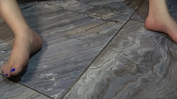 Foot Fetish Showing Feets Foot Soles And Nails Walking Naked And Barefoot Bugs Bunny Blue Nails thumbnail