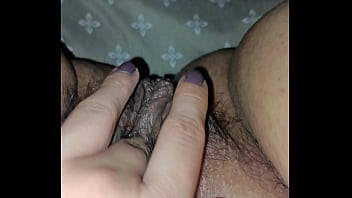 Miren como se moja mi vagina