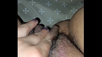 Miren como se moja mi vagina