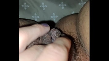 Miren como se moja mi vagina