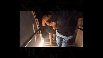 Nego rubi tem uma rola enorme e grossa olha ele fodendo essa safada