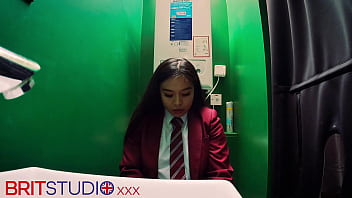 Student sucks dick at the gloryhole