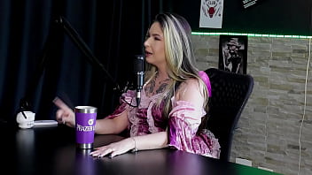 Tinha medo do que iam pensar sempre gostou de gravar o namorado tomou fama de corno raphaela savanah sheer red halloween