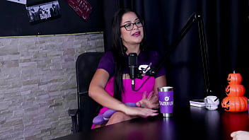 Tinha medo do que iam pensar sempre gostou de gravar o namorado tomou fama de corno raphaela savanah sheer red halloween