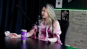 Tinha medo do que iam pensar sempre gostou de gravar o namorado tomou fama de corno raphaela savanah sheer red halloween