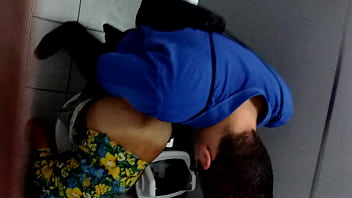 Flagra De Banheiro Fodendo Antes De Ir Trampo thumbnail