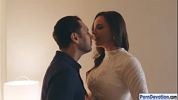 Juicy milf dana dearmond gets pounded