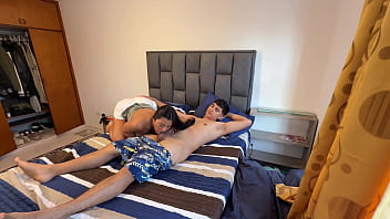 Joven pareja folla hasta el orgasmo