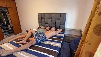 Joven pareja folla hasta el orgasmo