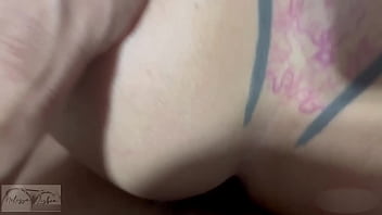 Pedi um lanche e o entregador do ifood fez um lanchinho também comeu minha buceta e gozou na minha boca