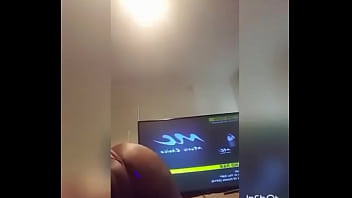 Thick black chick twerk