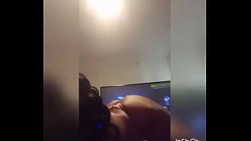 Thick black chick twerk