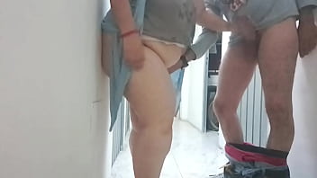 Crx211 voy al trastero y me encuentro a mi vecina y me la follo en cuatro y le dejo mi leche dentro