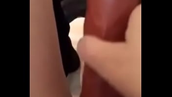 Mina caliente másturbandose con juguete