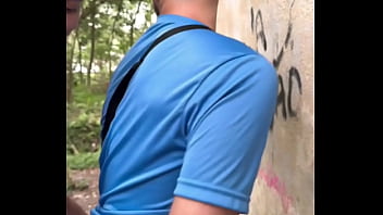 Fui Fazer Trilha No Parque E Encontrei Um Pauzudo Batendo Uma Cai De Boca E Depois Deixei Ele Leitar Meu Cuzinho thumbnail