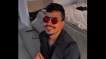 Mini compilado de eu antigo biscoitando dublando o alastor