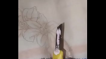 Enfiando as bolas na buceta