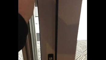 Tu as envie de voir à quel point je suis une bonne petite salope viens vite