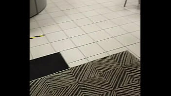 Tu as envie de voir à quel point je suis une bonne petite salope viens vite